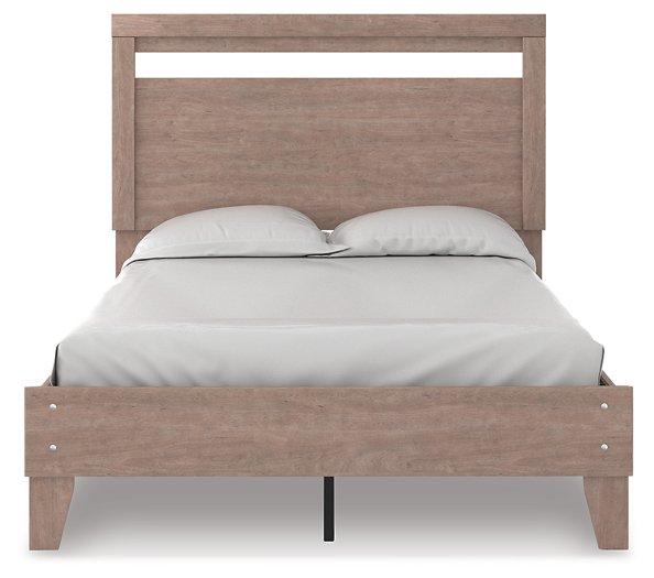 Flannia Bedroom Set