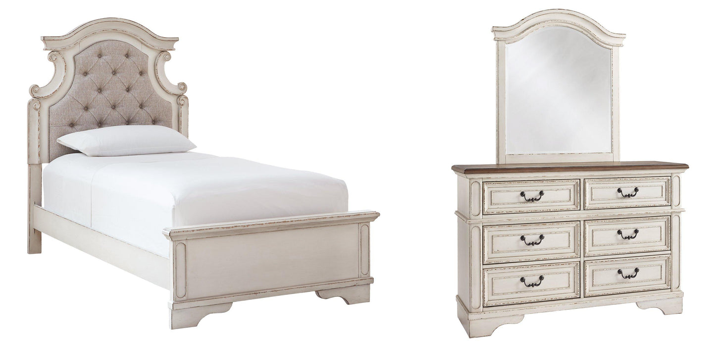 Realyn Bedroom Set